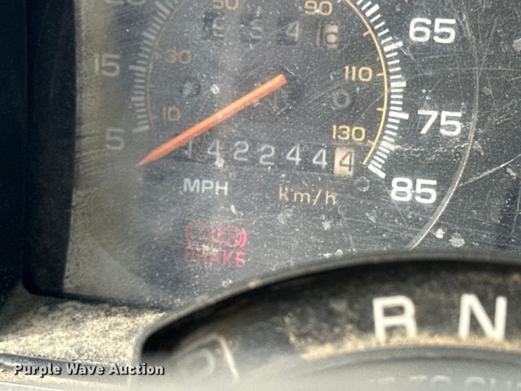 image for item NJ9473 1994 GMC Vandura 3500 box truck