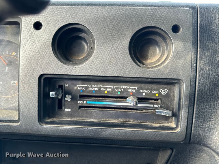 image for item NJ9473 1994 GMC Vandura 3500 box truck