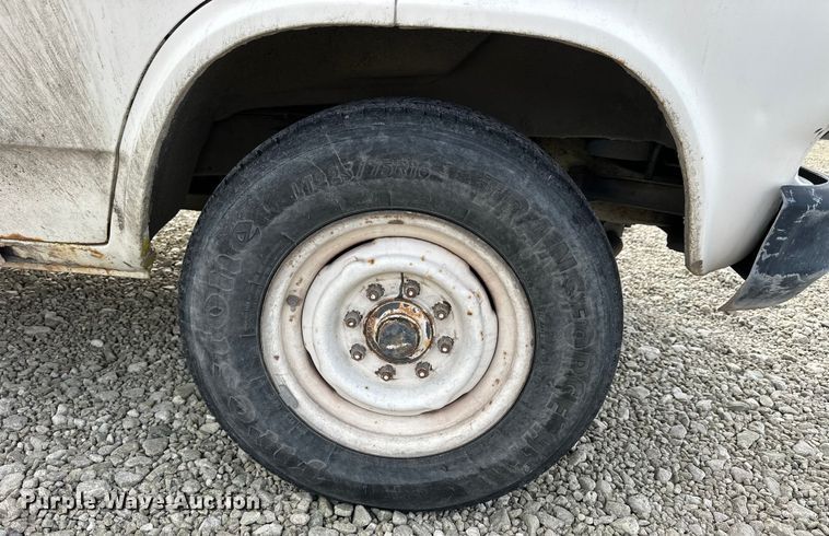 image for item NJ9473 1994 GMC Vandura 3500 box truck