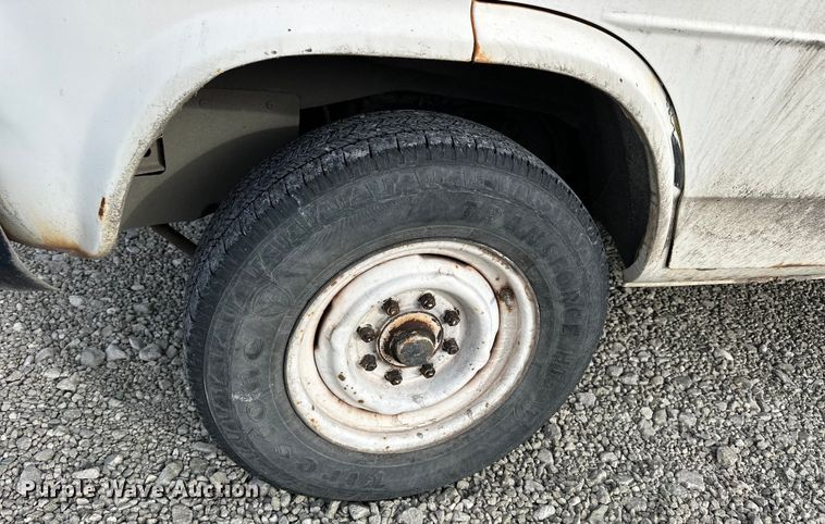 image for item NJ9473 1994 GMC Vandura 3500 box truck