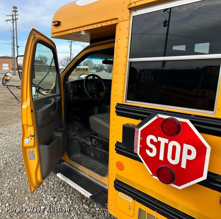 image for item NJ9474 2015 Thomas Built 051MS school bus