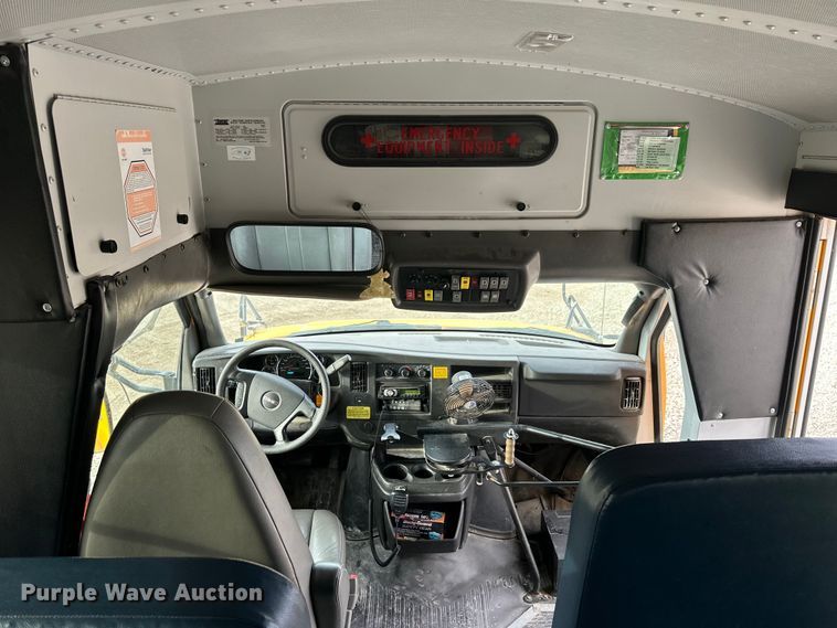 image for item NJ9474 2015 Thomas Built 051MS school bus