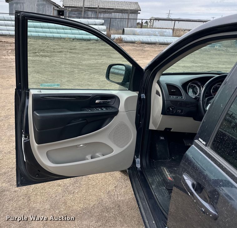 image for item NJ9479 2013 Dodge Grand Caravan van