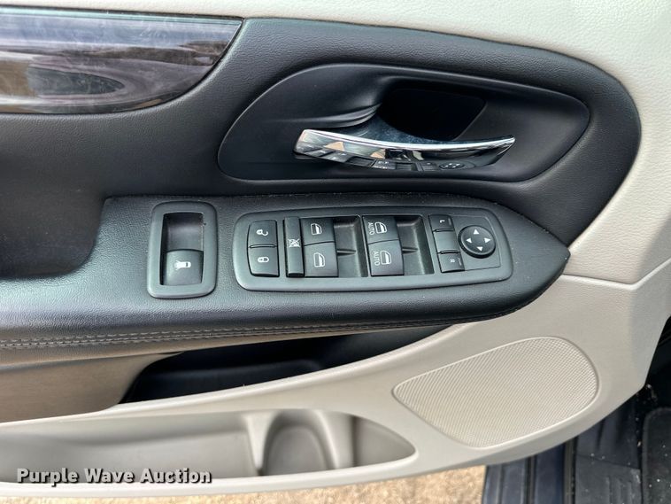 image for item NJ9479 2013 Dodge Grand Caravan van