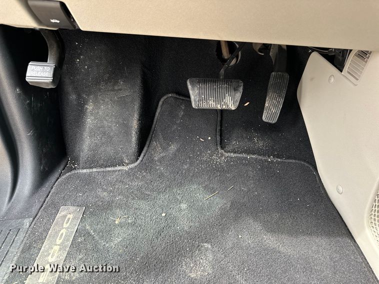 image for item NJ9479 2013 Dodge Grand Caravan van