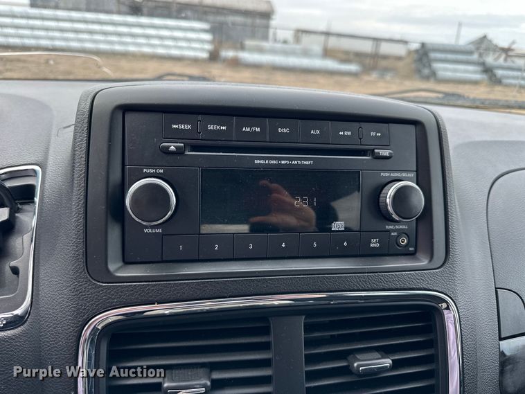 image for item NJ9479 2013 Dodge Grand Caravan van