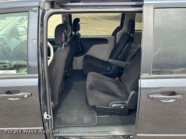 image for item NJ9479 2013 Dodge Grand Caravan van