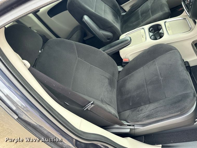 image for item NJ9479 2013 Dodge Grand Caravan van