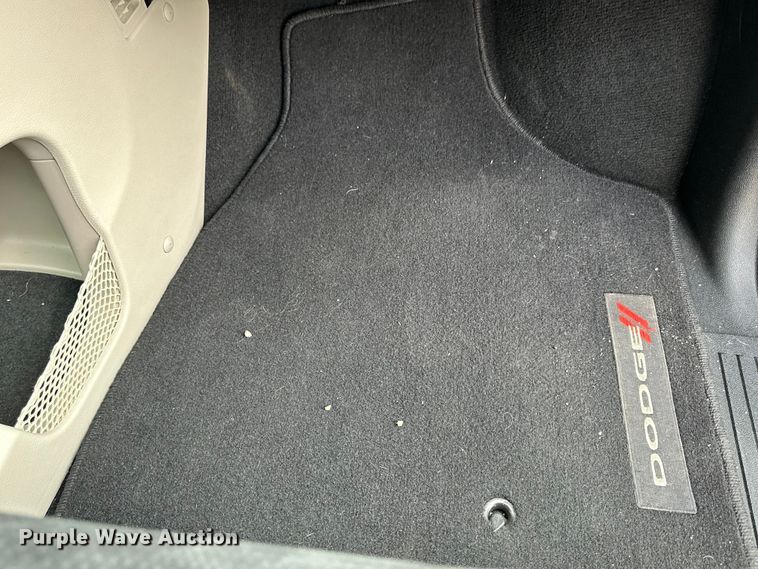 image for item NJ9479 2013 Dodge Grand Caravan van