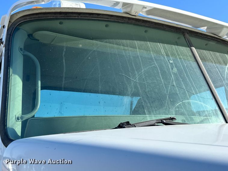 image for item NJ9497 2001 Mack CH613 semi truck