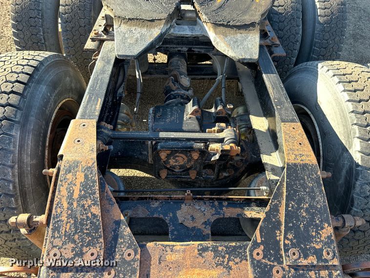 image for item NJ9497 2001 Mack CH613 semi truck