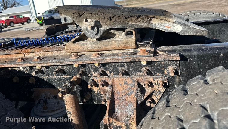 image for item NJ9497 2001 Mack CH613 semi truck