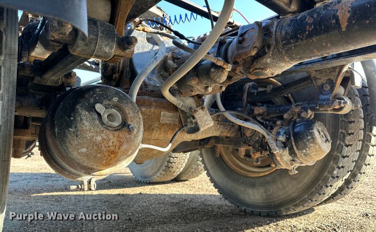 image for item NJ9497 2001 Mack CH613 semi truck