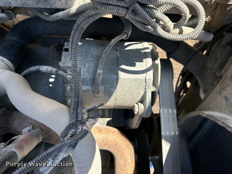 image for item NJ9497 2001 Mack CH613 semi truck