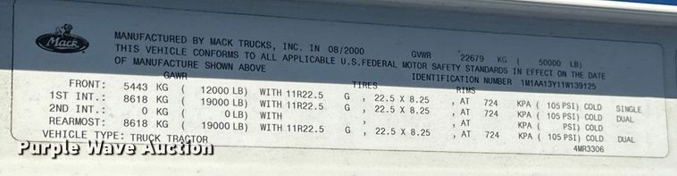 image for item NJ9497 2001 Mack CH613 semi truck