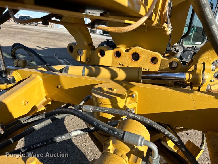 image for item NJ9500 2014 Caterpiller 120M2 motor grader