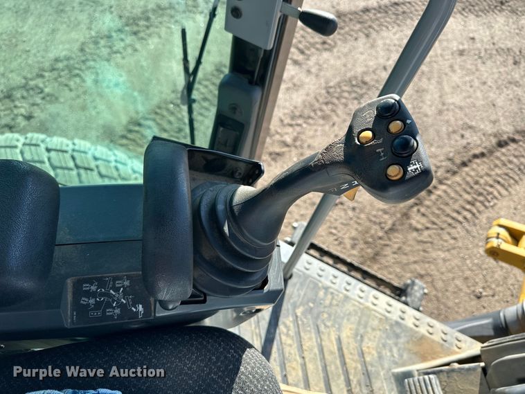 image for item NJ9500 2014 Caterpiller 120M2 motor grader