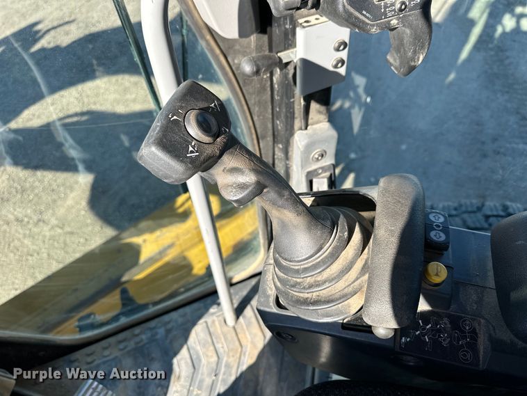 image for item NJ9500 2014 Caterpiller 120M2 motor grader