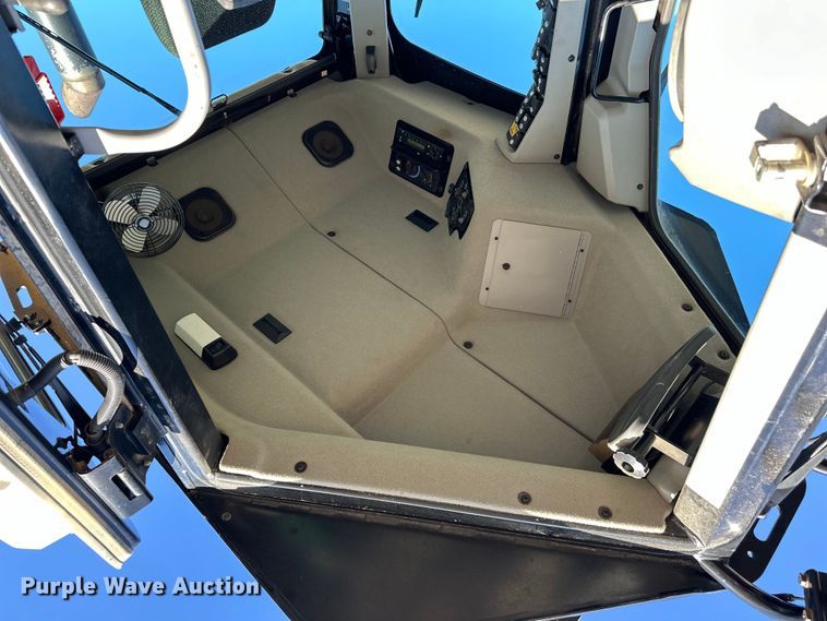 image for item NJ9500 2014 Caterpiller 120M2 motor grader