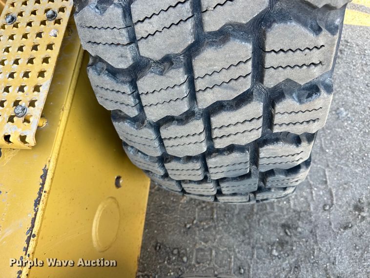 image for item NJ9500 2014 Caterpiller 120M2 motor grader