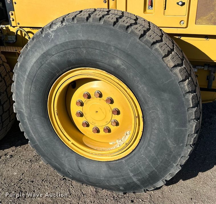 image for item NJ9500 2014 Caterpiller 120M2 motor grader