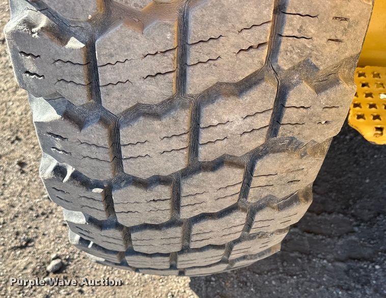 image for item NJ9500 2014 Caterpiller 120M2 motor grader