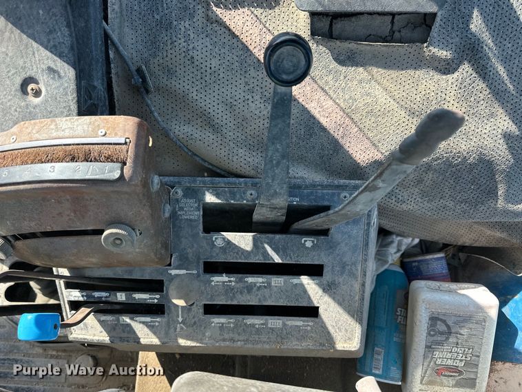 image for item NJ9503 1990 Ford 6610 tractor