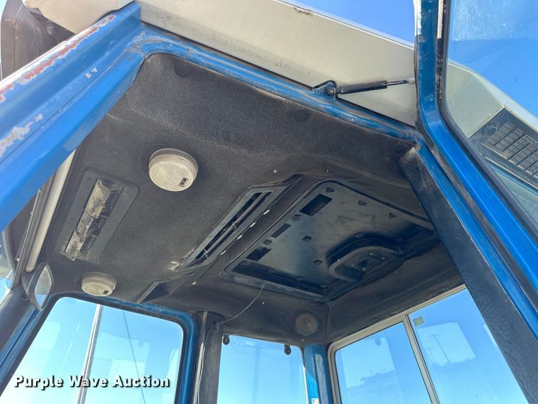 image for item NJ9503 1990 Ford 6610 tractor