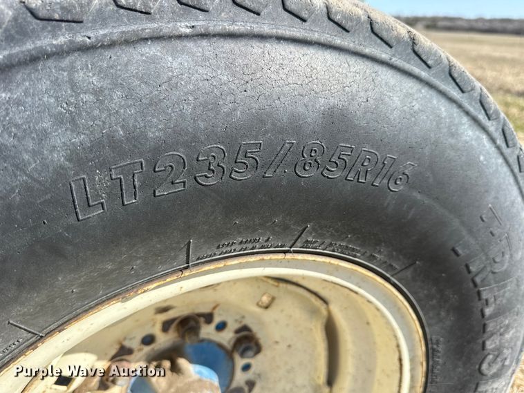 image for item NJ9503 1990 Ford 6610 tractor