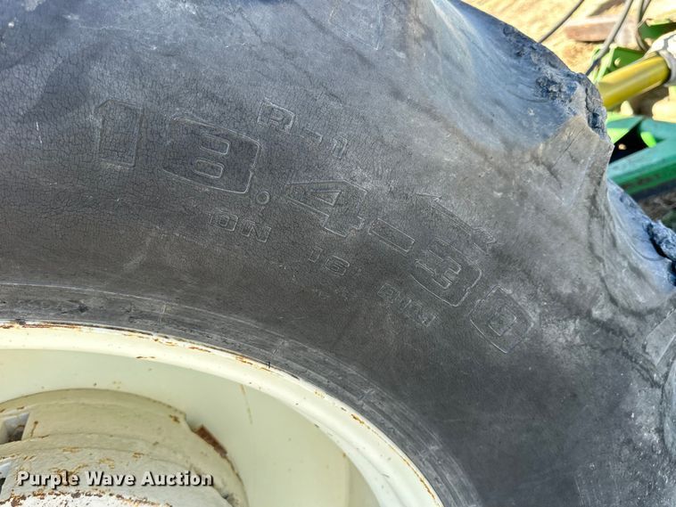 image for item NJ9503 1990 Ford 6610 tractor