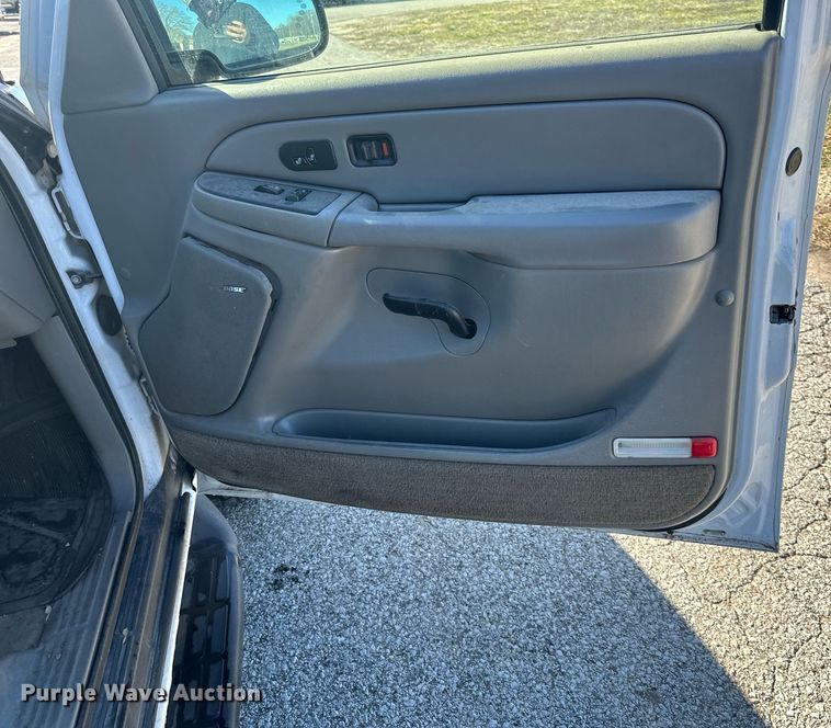 image for item NL9369 2005 GMC  Yukon SUV