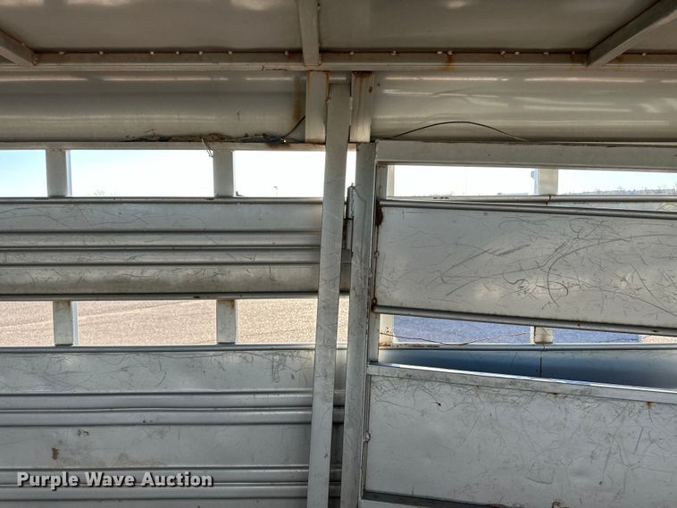 image for item NM9427 1997 Featherlite livestock trailer