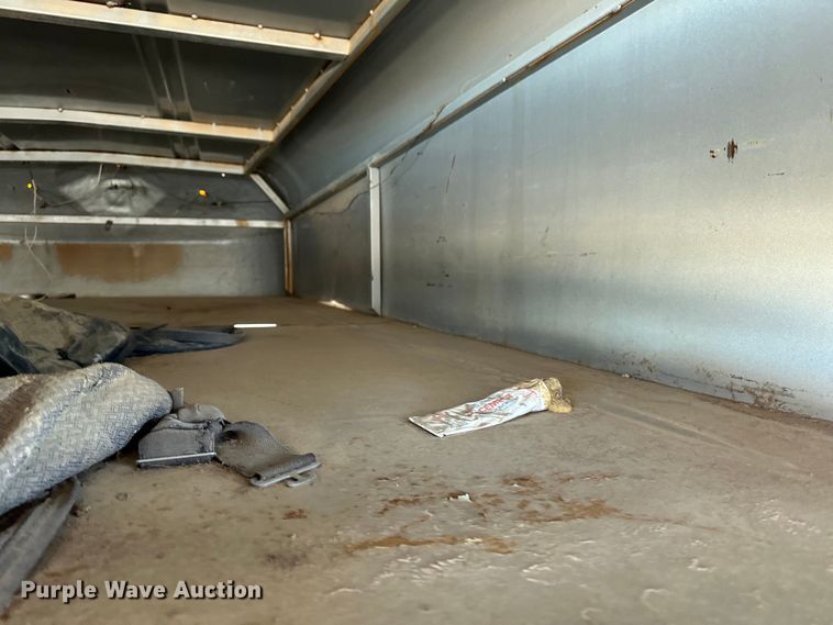 image for item NM9427 1997 Featherlite livestock trailer