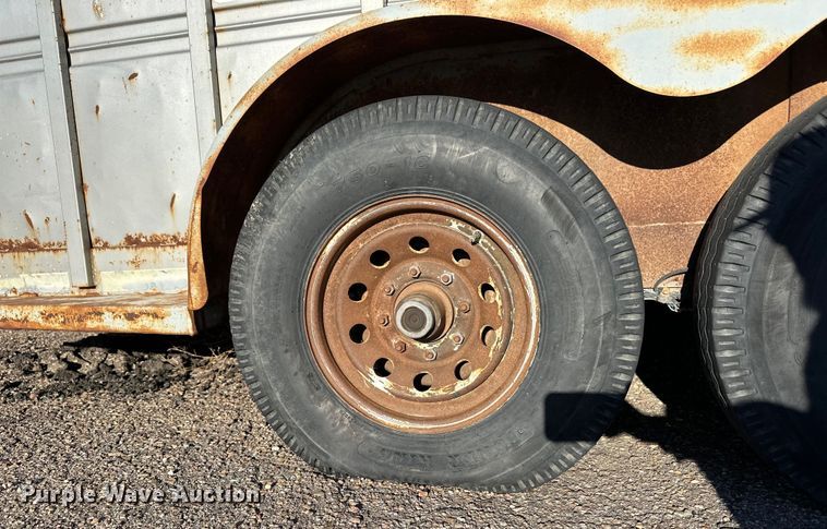 image for item NM9427 1997 Featherlite livestock trailer