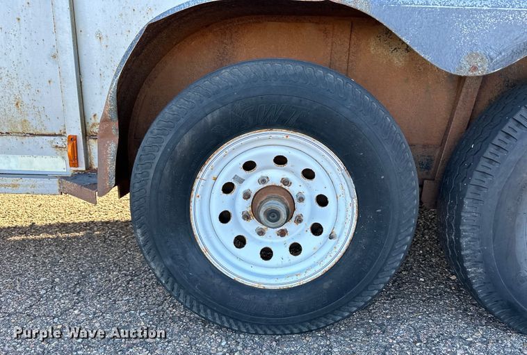image for item NM9427 1997 Featherlite livestock trailer