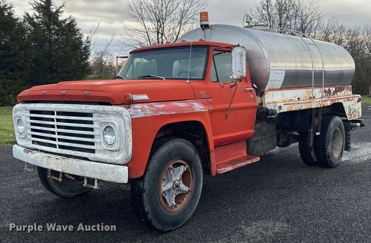 image for item NS9524 1967 Ford F600 water truck