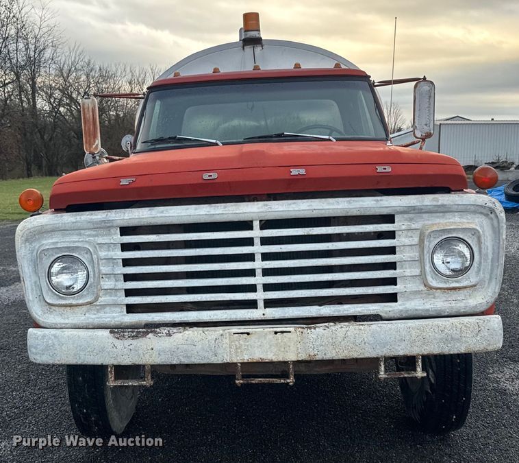 image for item NS9524 1967 Ford F600 water truck