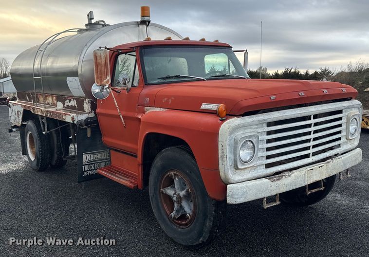 image for item NS9524 1967 Ford F600 water truck