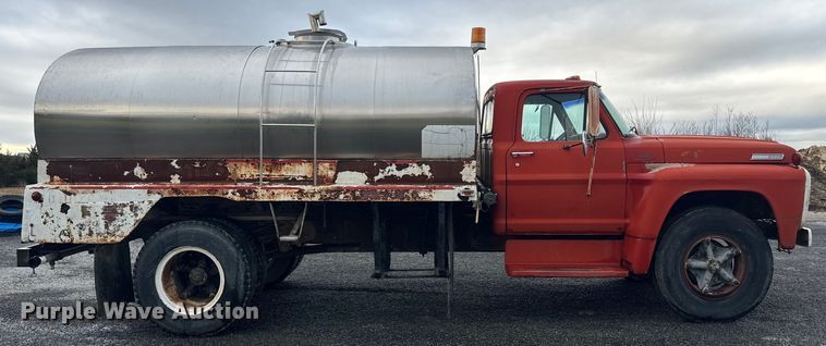 image for item NS9524 1967 Ford F600 water truck