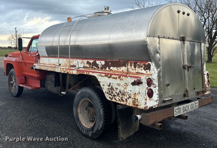 image for item NS9524 1967 Ford F600 water truck