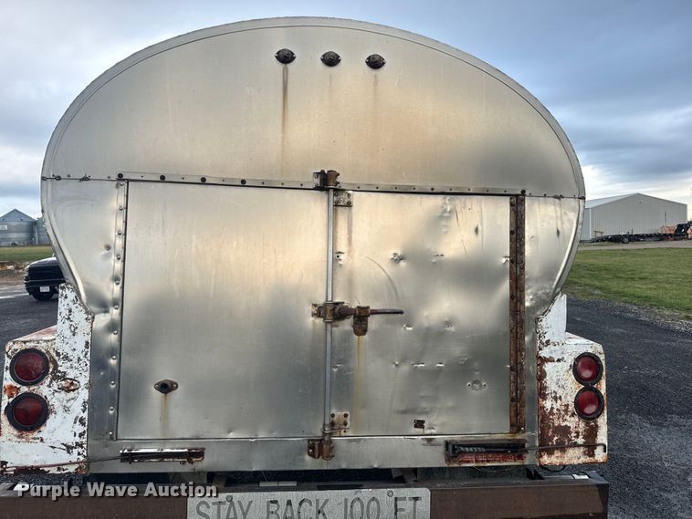 image for item NS9524 1967 Ford F600 water truck