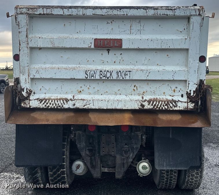 image for item NS9525 1998 Peterbilt 330 dump truck