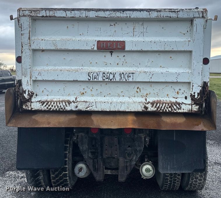 image for item NS9525 1998 Peterbilt 330 dump truck