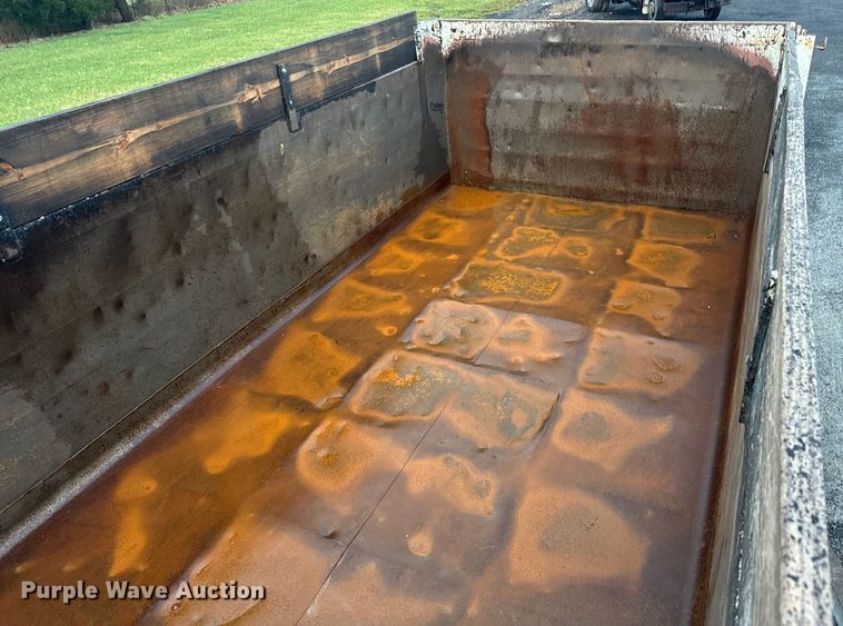 image for item NS9525 1998 Peterbilt 330 dump truck