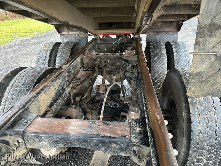 image for item NS9525 1998 Peterbilt 330 dump truck