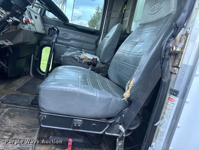 image for item NS9525 1998 Peterbilt 330 dump truck