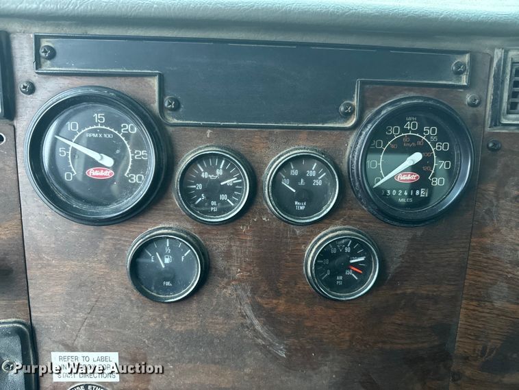 image for item NS9525 1998 Peterbilt 330 dump truck