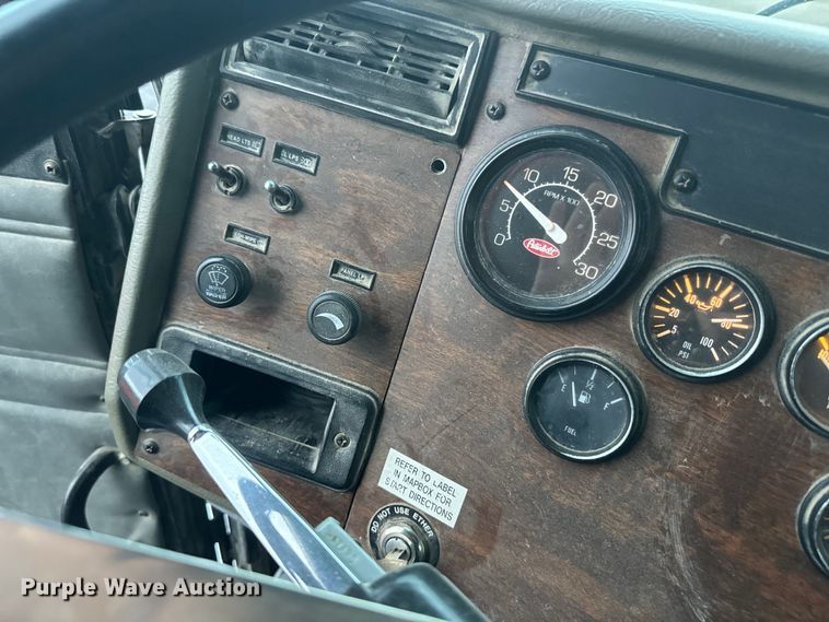 image for item NS9525 1998 Peterbilt 330 dump truck