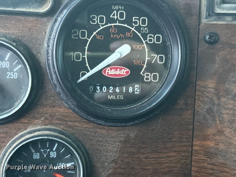 image for item NS9525 1998 Peterbilt 330 dump truck