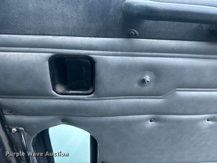 image for item NS9525 1998 Peterbilt 330 dump truck